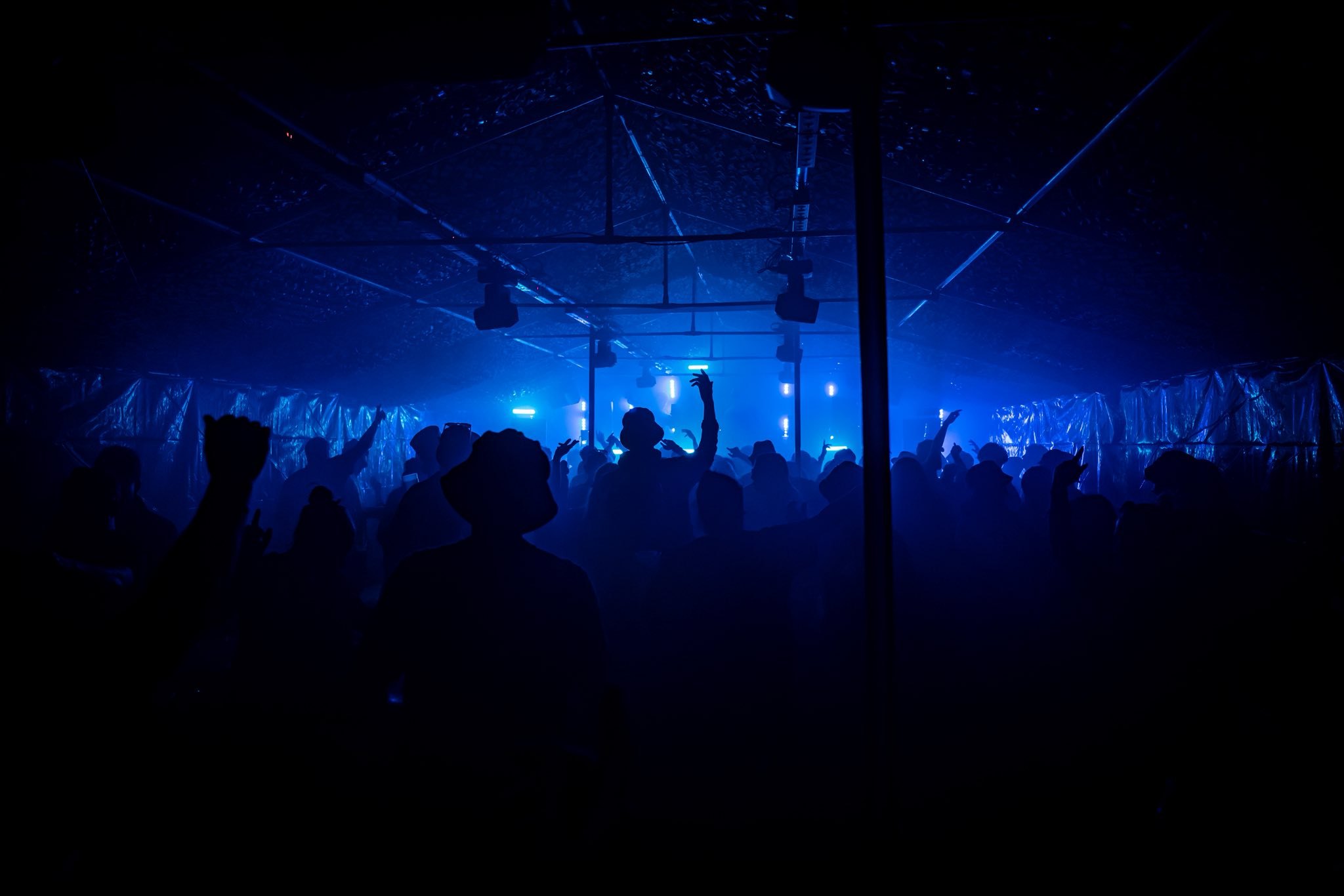 Wide blue BUNKA crowd